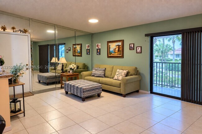 Building Photo - 10951 W Clairmont Cir