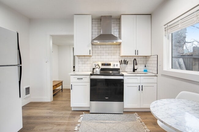 Building Photo - 1503 S Newport St