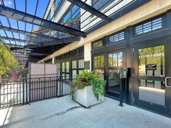 Foto del edificio - 1151 W 14th Pl