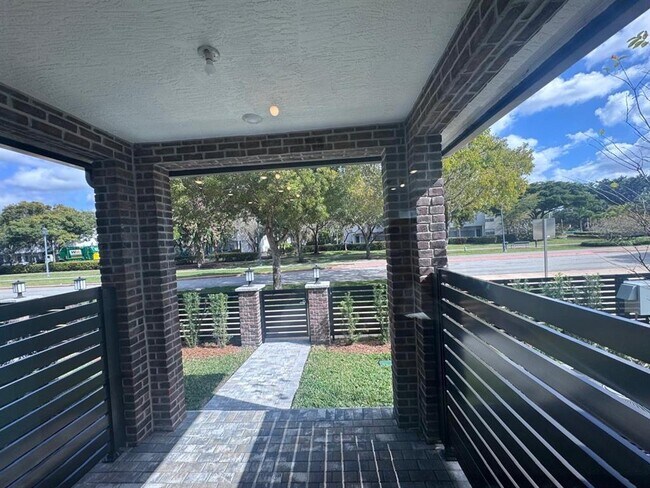 Foto del edificio - 750 NW 82nd Ter