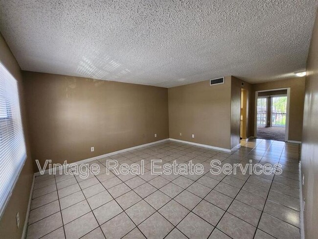 Building Photo - 9209 Tudor Dr