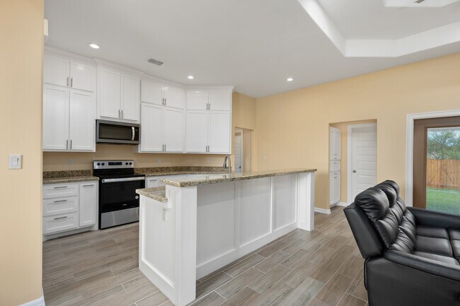 Building Photo - 124 Justice