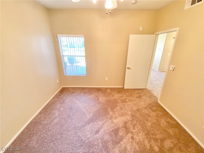 Building Photo - 45 Maleena Mesa St