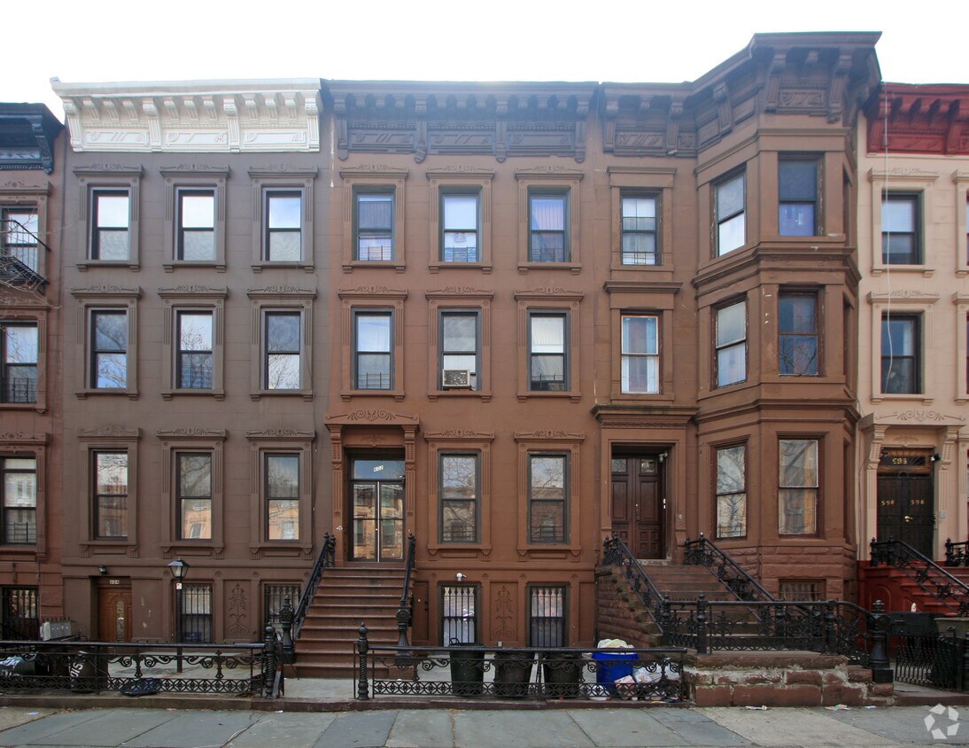 Building Photo - 602 Madison St