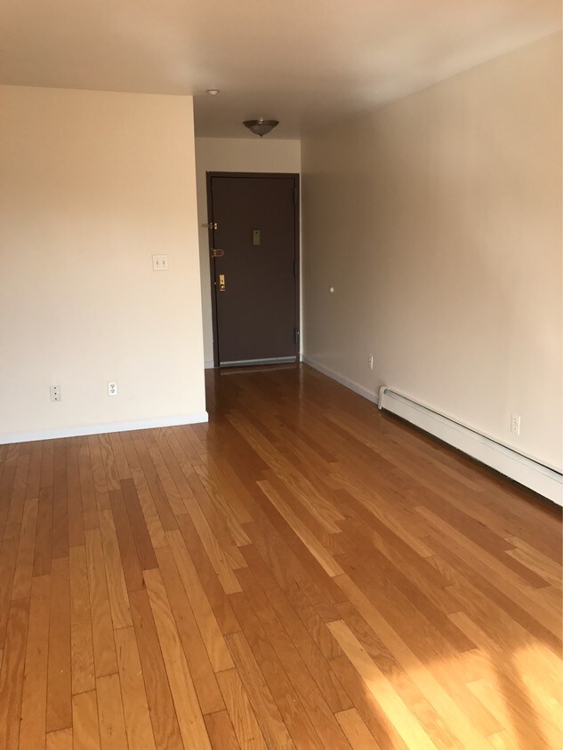 Primary Photo - 108-31 35th Ave