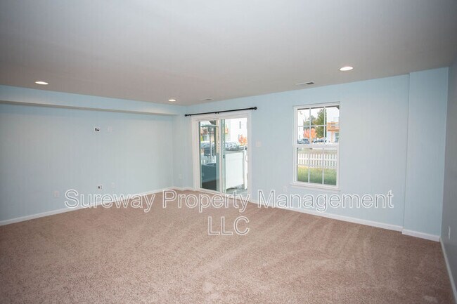 Building Photo - 186 Star Dr