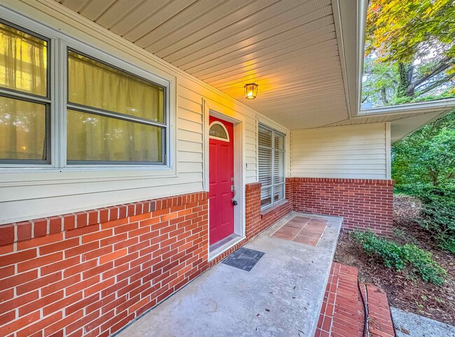 Building Photo - 2605 Lotus Dr