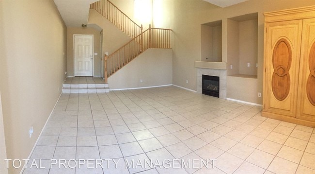 Building Photo - 7526 Luna del Rey St