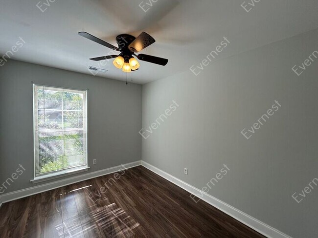 Foto del edificio - 2880 Normandy Dr