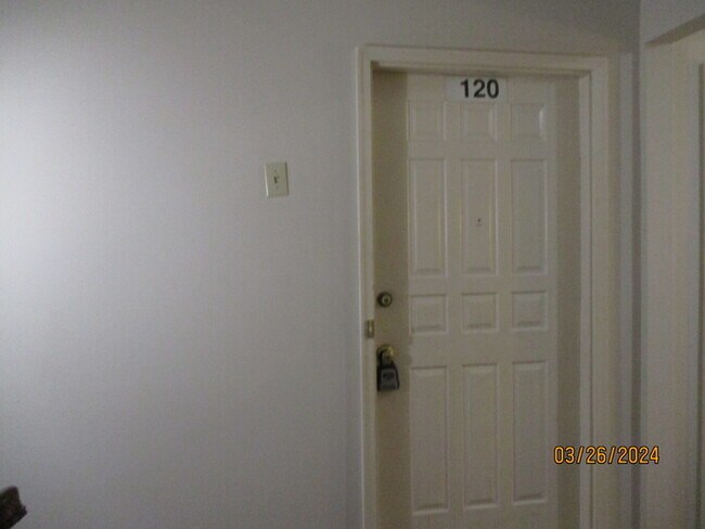 Building Photo - 120 Briarcliff Dr