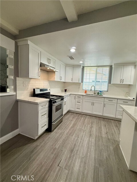 Foto del edificio - 906 N Sacramento Ave