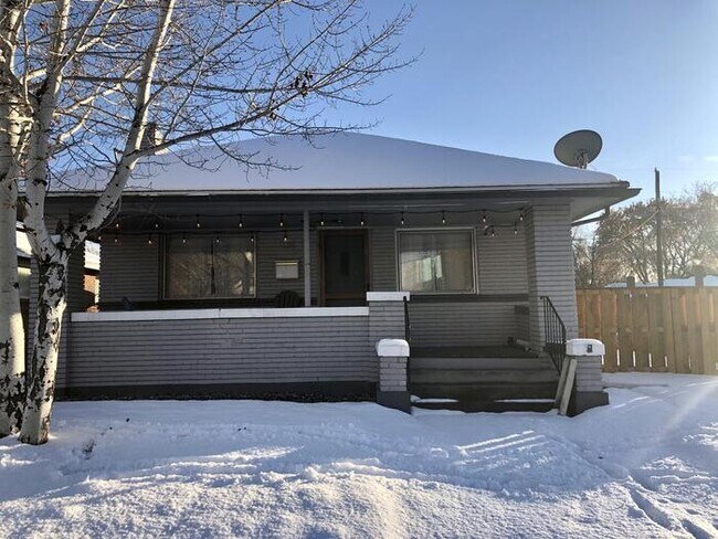 Building Photo - Liberty Wells Bungalow