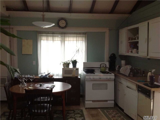 Foto del edificio - 134A Montauk Hwy