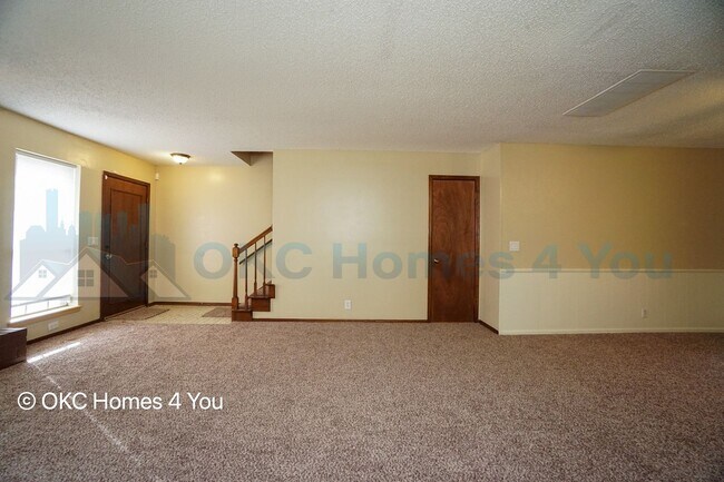 Foto del edificio - Townhouse with 3 beds and 3 baths!