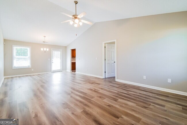 Foto del edificio - 761 Woodwind Dr