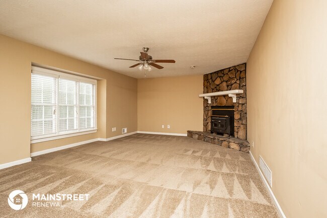 Building Photo - 2401 3 Bars Dr