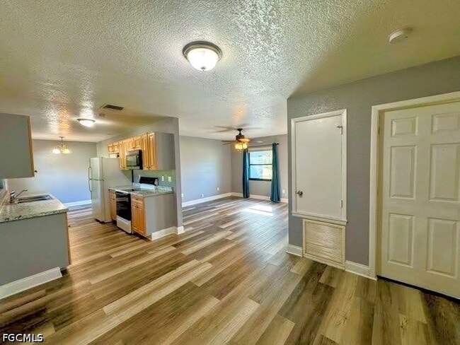 Building Photo - 2026 Schooner Dr