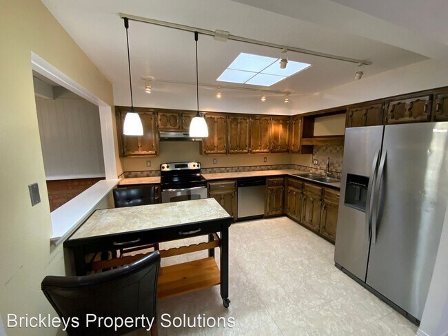 2 br, 2 bath House - 12841 Eastridge Drive NE - 4