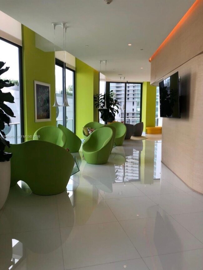 Foto del edificio - 501 NE 31st St