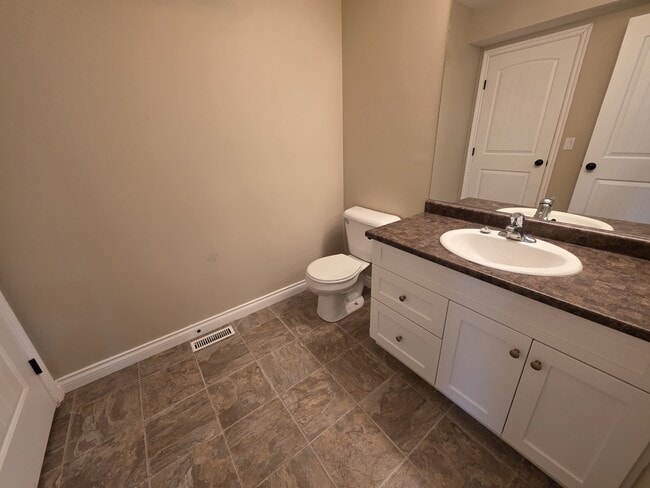 Building Photo - 8407-8487 87 St