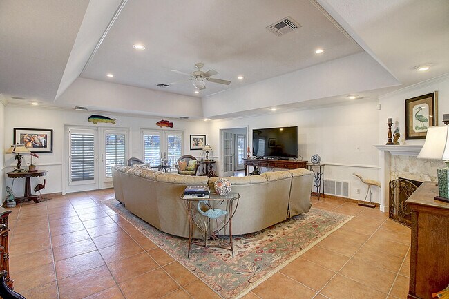 Building Photo - 43 Blue Heron Dr