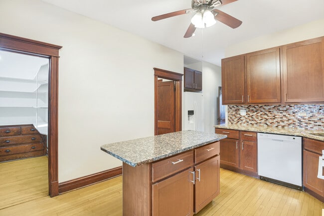 Building Photo - 3112 N Davlin Ct