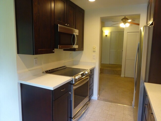 Foto del edificio - Top Floor 2 bdrm/2 bath condo unit