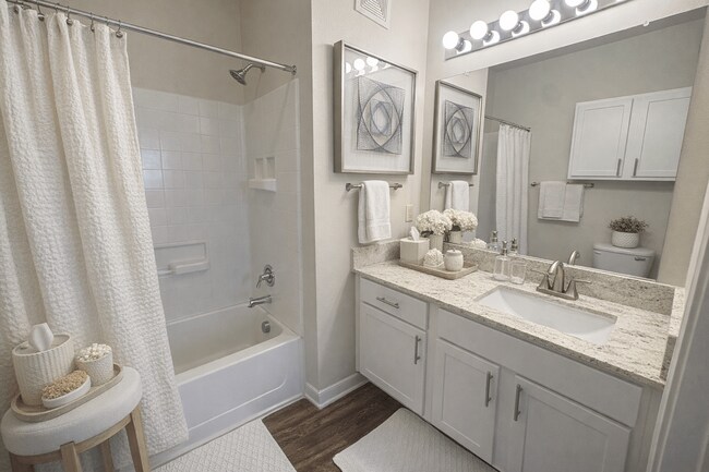 Foto del edificio - The Madison of Tyler Apartment Homes