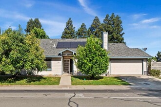 Building Photo - 5740 Laguna Park Dr