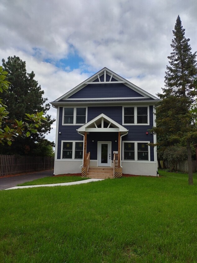 1645 ster Ln, Des Plaines, IL 60018 House Rental in Des Plaines