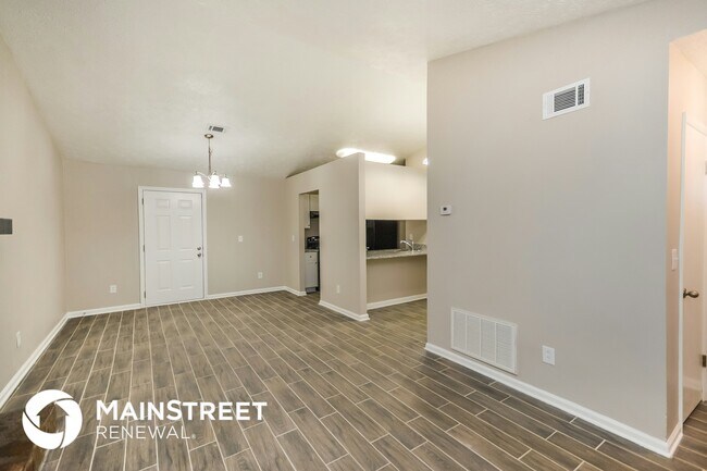 Building Photo - 6096 Creekford Dr