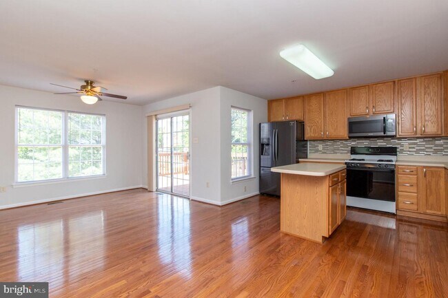 Building Photo - 3081 Miranda Pl