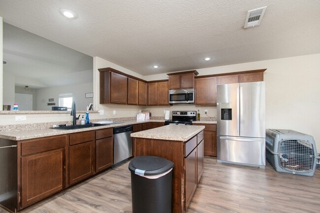 Building Photo - 6505 Castle Gap Dr