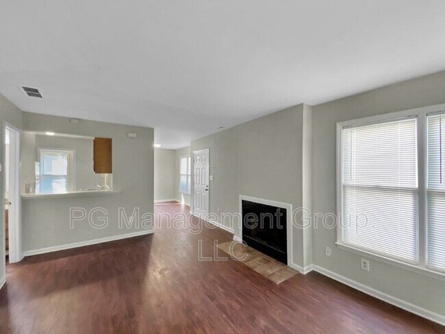 Building Photo - 3136 Driftwood Dr