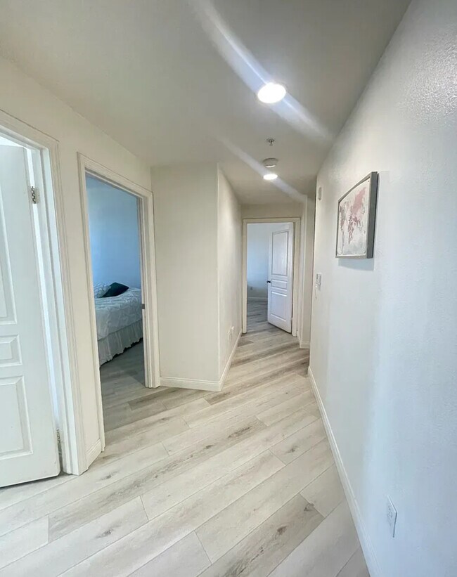 Foto del edificio - 12664 Chapman Ave
