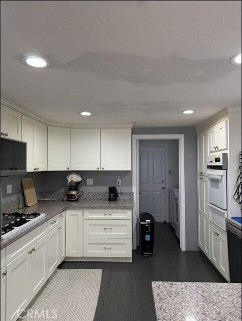 Foto del edificio - 2418 Harriman Ln