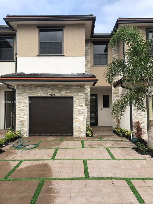 Building Photo - 15826 NW 91st Ave