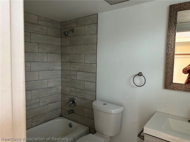 Foto del edificio - 215 Golf Villas Ct NW