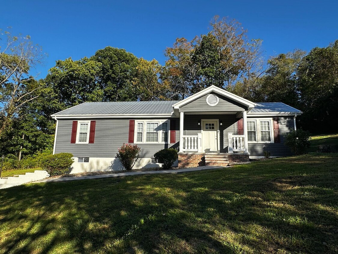 Primary Photo - 4 bedroom/2 bath home for rent in Morristo...
