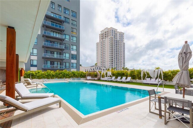 Foto del edificio - 5 N Osceola Ave