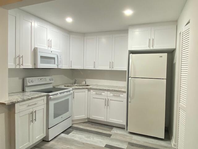 Foto del edificio - 5800 Whispering Pine Way