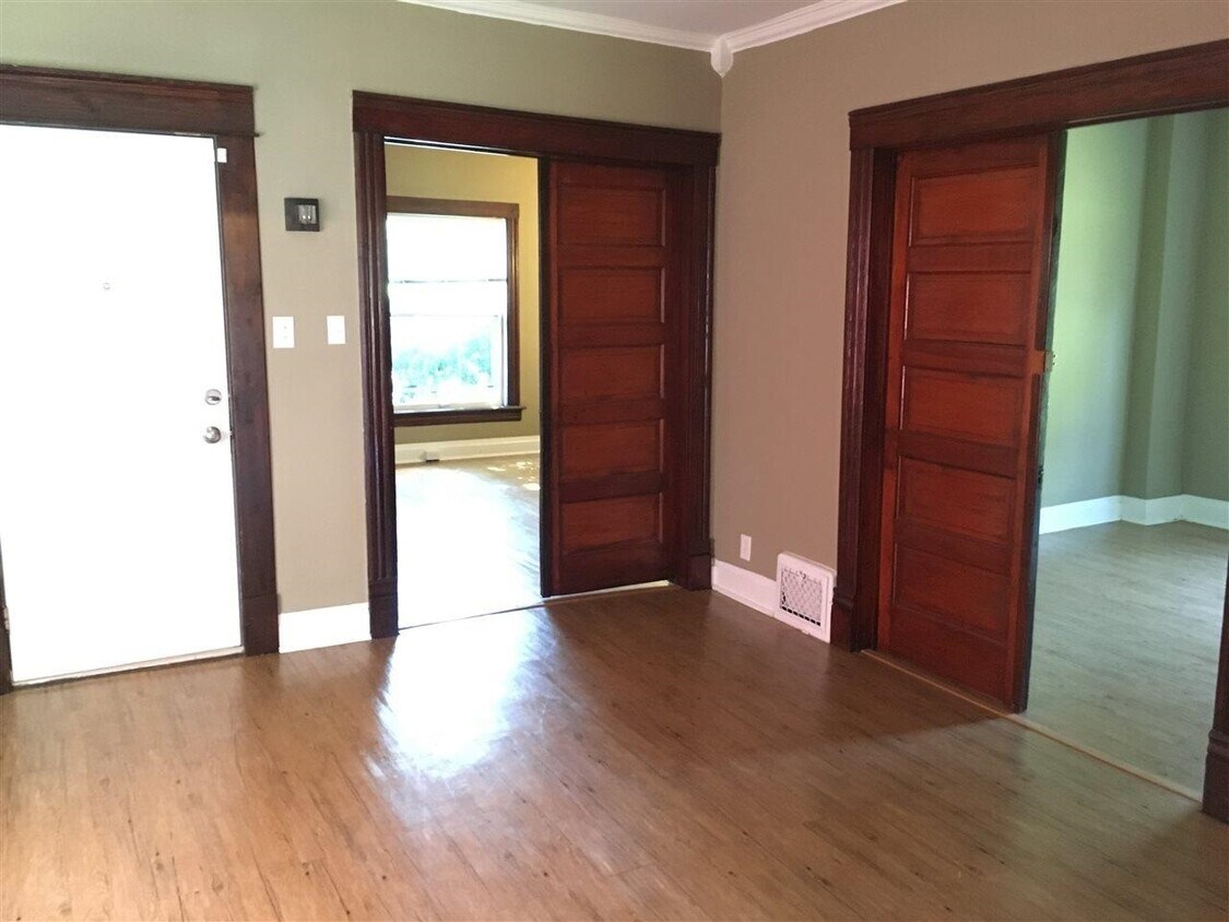 Foto del edificio - 910 Harrison Ave