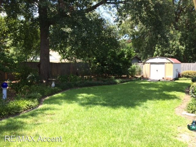 Building Photo - 2 br, 1 bath House - 99 Blue Heron Court