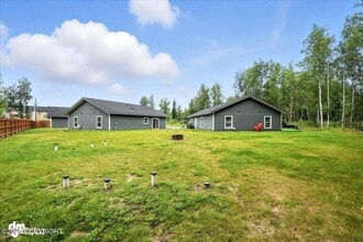 Building Photo - 1115 Spring Dr