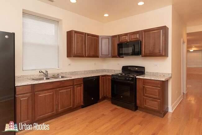 Foto del edificio - 2537 N Kildare Ave