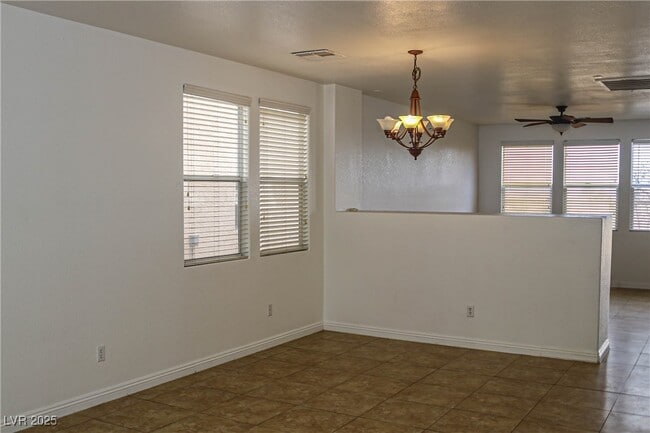 Building Photo - 132 Cadrow Castle Ct