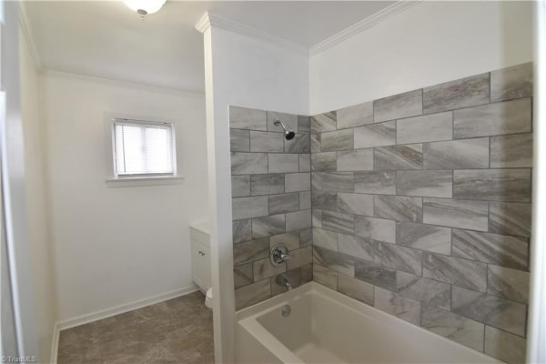 Building Photo - Brick Home