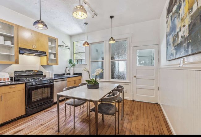 Building Photo - 157 Capp St