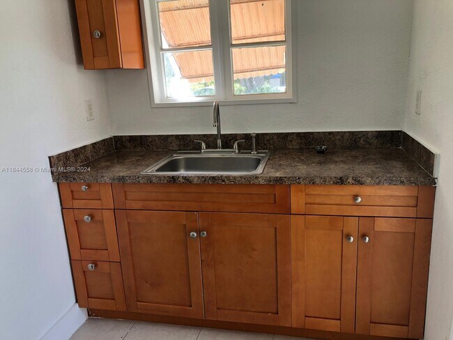 Foto del edificio - 7305 NW 17th Ct