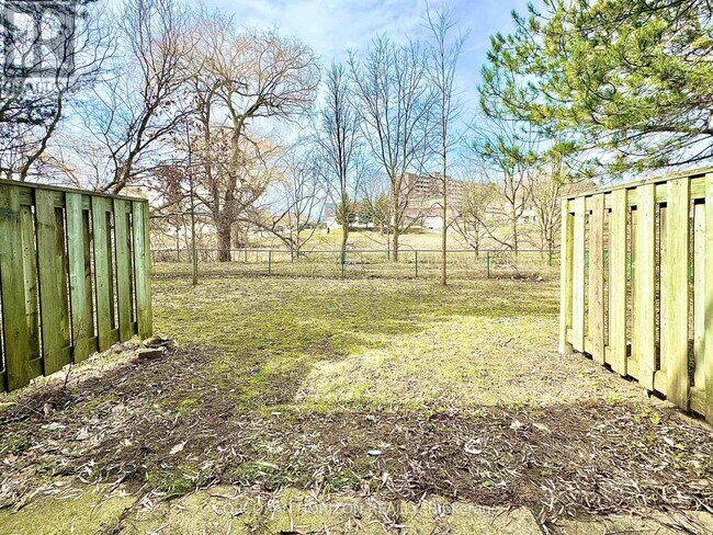 Photo du bâtiment - 1200 Courtland Ave E